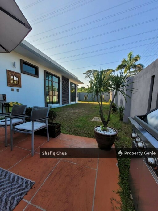 Corner Lot Resort Home Bungalow Living Redefine in Seremban For Sale