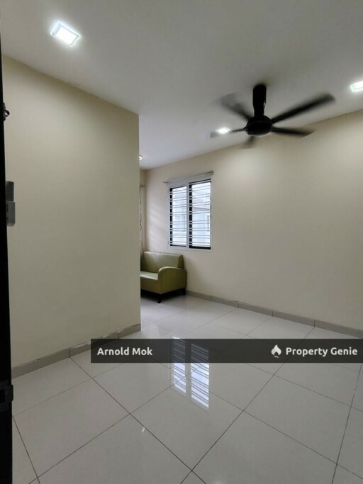 2 Storey Terrace House (Endlot) @ Taman Glenmarie, Mount Austin for SALE