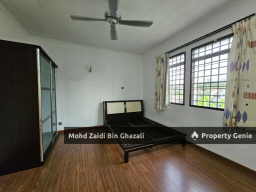 Below Market Renovated  2.5 Storey Terrace Presint 8