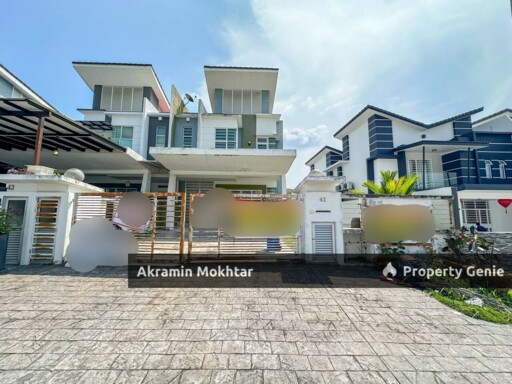 RENOVATED & PARTIALLY FURNISHED | SEMI-D Double Storey Greenhill Residence U10 Shah Alam
