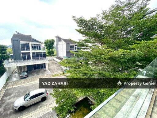 Taman Alam Kemuning, Shah Alam | 3-Storey Bungalow 6+1 Bedrooms | RM1.6M - Near Highway, Spacious Car Porch & Big Covered Balcony