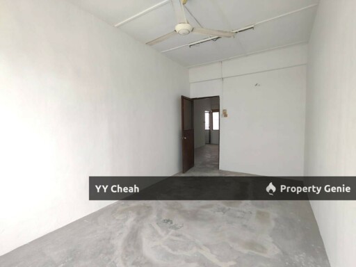 Lahat / Pengkalan Ipoh Two Storey Shoplot For Sale, Facing Main Road, Good Condition, Repaint