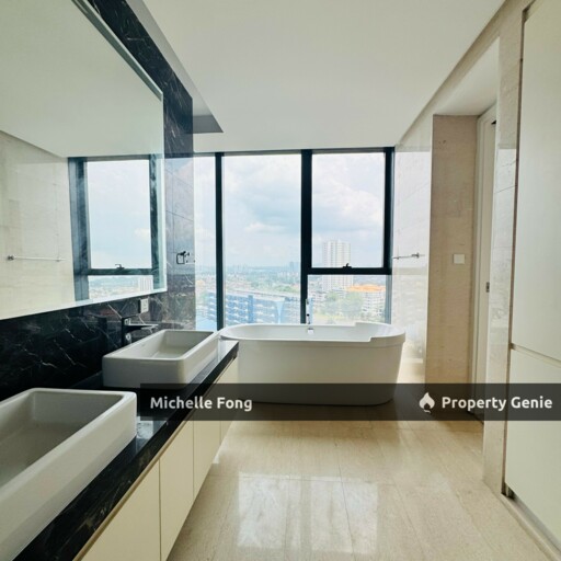 The Astaka @ 1 Bukit Senyum / Bigger Type Layout / Gated Guarded