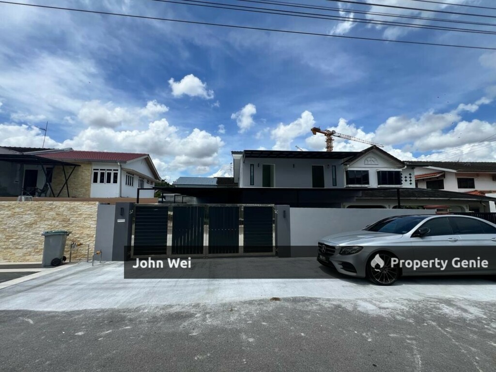 🔥☘ Rare Guarded Luxury Home @ Taman Majidee – Near Kebun Teh, Schools & Supermarkets! ☘🔥 Move-in Ready | Fully Renovated | Prime Location