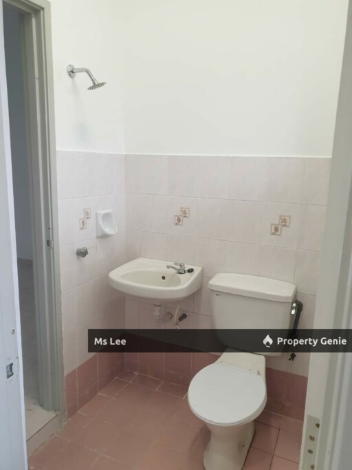 Renovated 2 Storey House @ Bandar Puteri, Klang - Sale Below Bank Value Rm142k