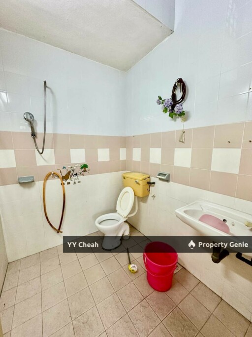 Two Storey Menglembu For Sale Near Kledang Hill