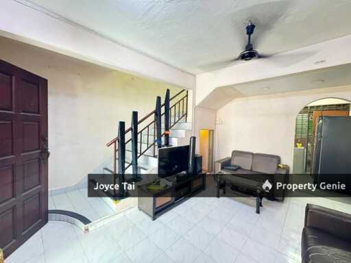 Double Storey House For Rent