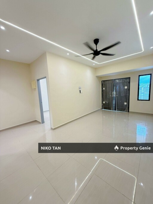 Taman Perling 1 Storey With Renovated & Extended Kitchen