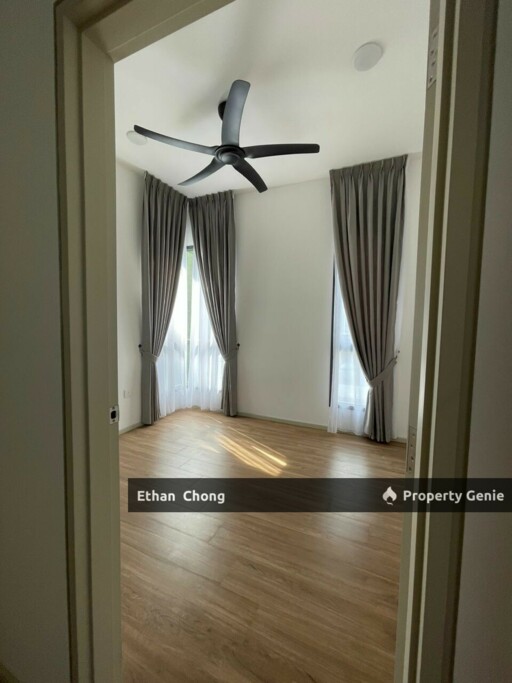 ELMINA GARDEN DOUBLE STOREY END LOT FOR SALE