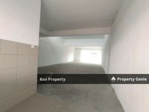 Second Floor Intermediate Shoplot For Rent! Located at Aiman Shoplot Centre