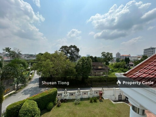 Jalan Perdana Stulang Laut
