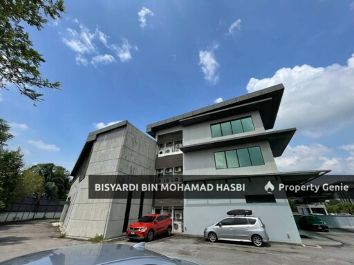 CORNER LOT 3 STOREY SEMI DETACHED FACTORY WAREHOUSE, BUKIT JELUTONG INDUSTRIAL PARK, SEKSYEN U8 SHAH ALAM.