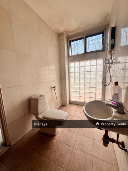 Jalan Biru Muda @ Taman Pelangi