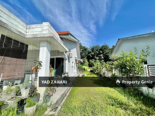 Seksyen 29, Kg Lombong Shah Alam | Single Storey Semi-D 4 Bedrooms | RM500K - Extra Land, Loft Features & Easy Access to Main Road