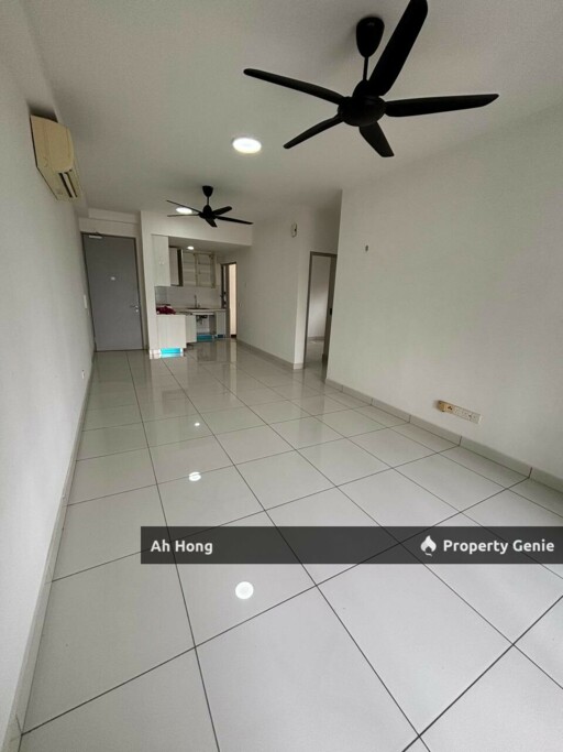 Jb Town / 1 Tebrau / 3bedroom / Partially Furnished / Nearby Ciq