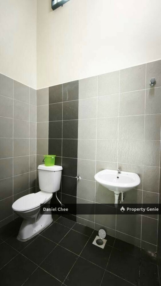 New Single Storey Hill Side For Rent