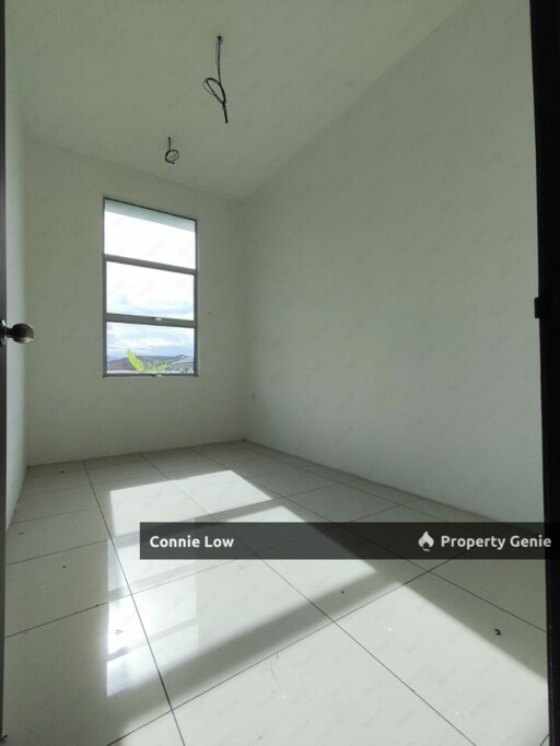 Full Loan ! Corner Single Storey SemiD Guarded Below Market Value!!!