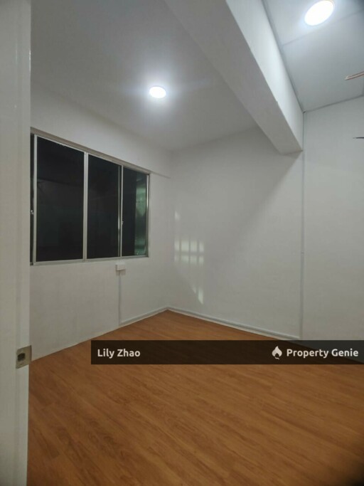 Office Room for Rent, 400 sqft, Private Toilet, Newly Renovated, Prime Area, 2nd Floor Grand Plaza Putatan 5 Town, Kota Kinabalu