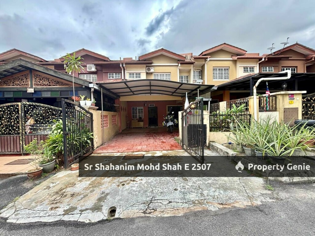 Double Storey Terrace, Jalan Suakasih, Bandar Tun Hussein Onn