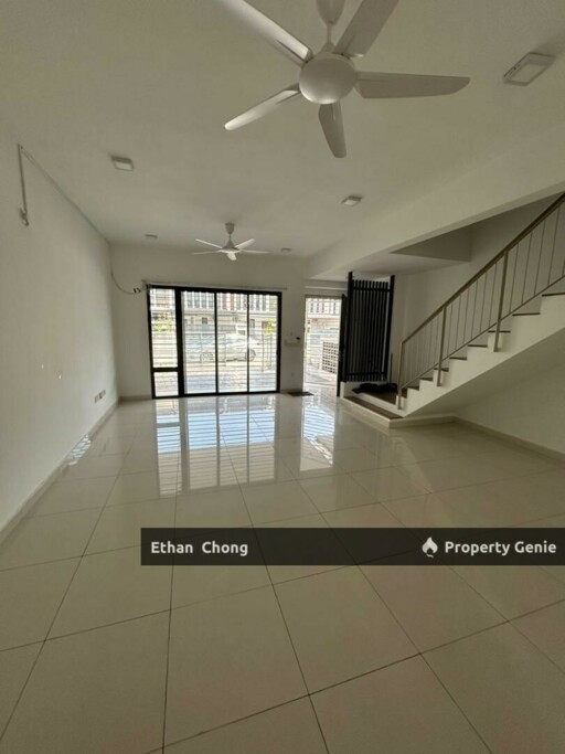 Elmina Valley 2 Partial Furnished Terrace House For sale