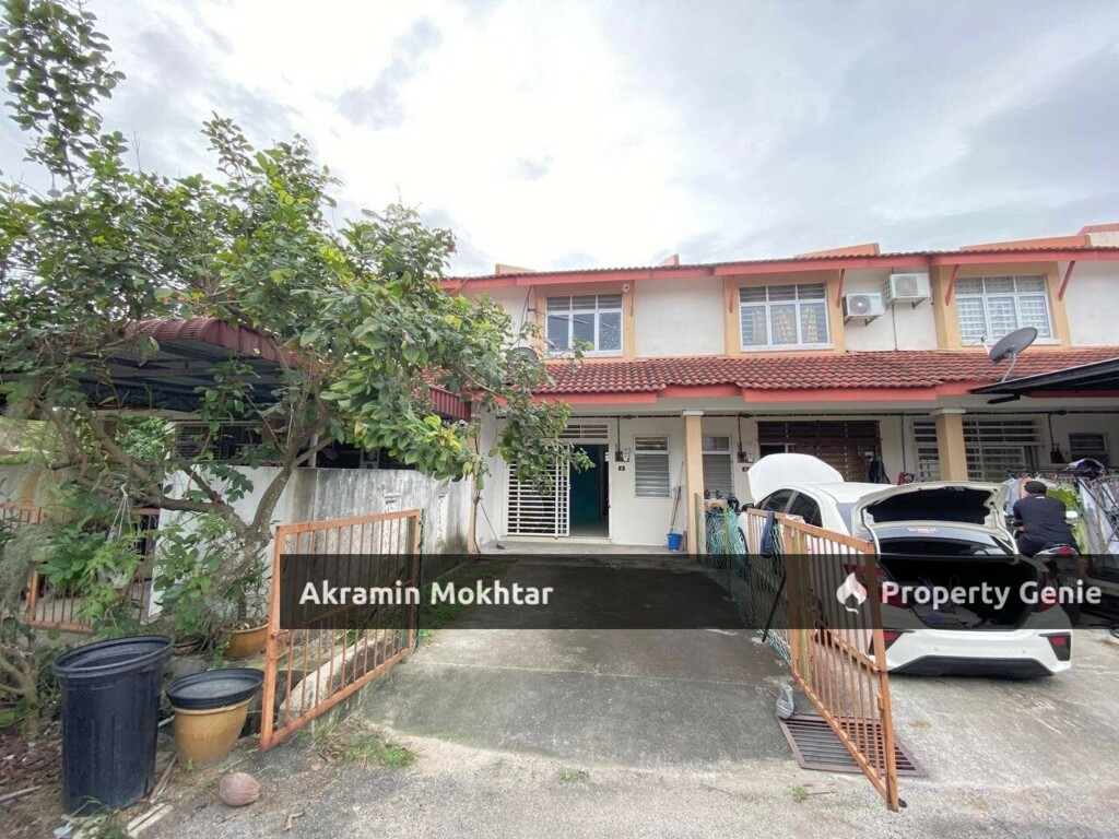 Double Storey Terrace Intermediate Taman Bunga Raya Bandar Baru Salak Tinggi