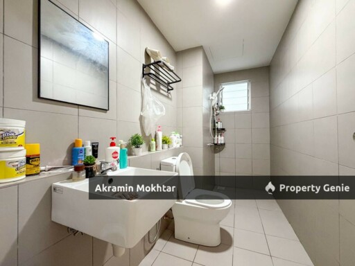 Freehold, Corner Unit & 2 Parking | Lakefront Homes Condominium, Cyberjaya