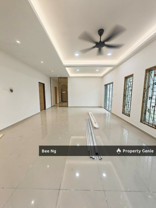 Mutiara Rini / Big Corner 50x70 Single Storey Terrace House / Good Condition
