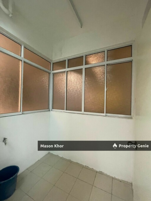 THE OASIS CONDOMINIUM LOWER FLOOR 1085sf BARE UNIT 1CP GELUGOR