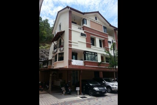 Sri Bendera Condo Villa