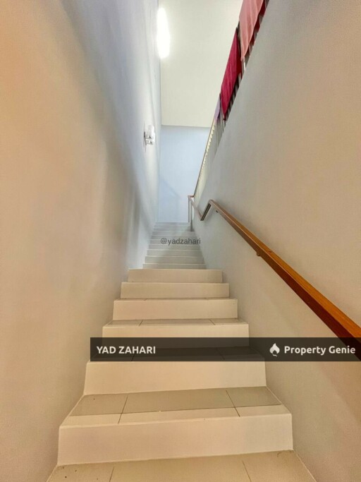 Crescent Park, Bukit Mahkota, Kajang | Townhouse 3+2 Rooms | RM640K - Fully Furnished, Renovated With Bigger Upper Unit