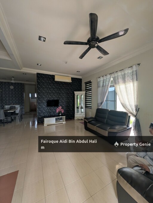 2 Storey Terrace House, Endlot Property with Extra Land