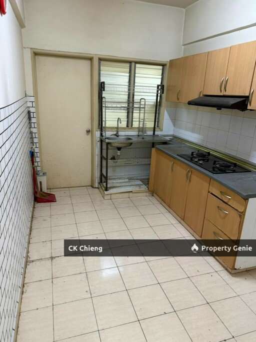 Belimbing Height Apartment, Freehold Non Bumi, 958sqft 3 Rooms, Seri Kembangan