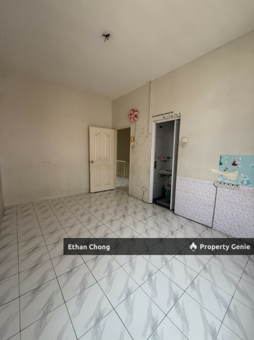 Unfurnished 2 Storey Terrace House for Sale at Mutiara Bukit Raja, Klang