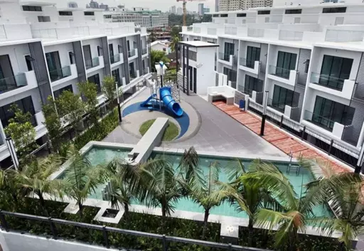 D' RESIDENCY