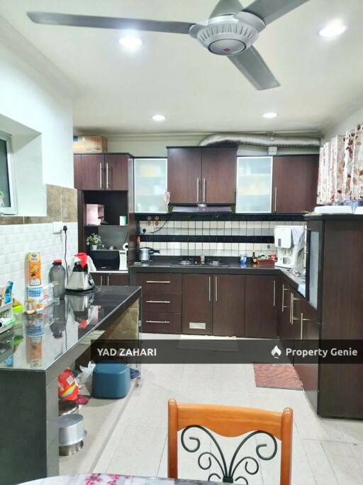 Taman Bukit Subang, Shah Alam | 2-Storey Terrace 4 Bedrooms | RM650K - Fully Extended and Partial Furnished