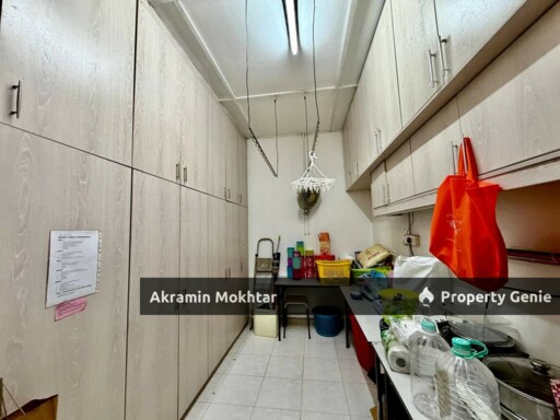 Freehold & Renovated | Setingkat Setengah Bungalow Jalan Tasik Biru Sungai Buloh