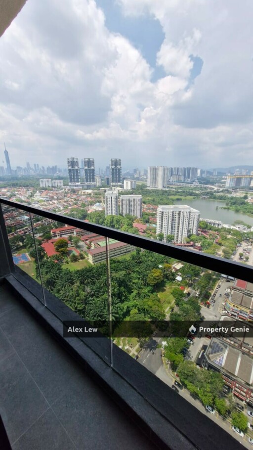 Kensho Residence Brand New Unit For Sales with 2 Carparks, KL City View, near Supermarket, Restaurant, and Cafe. Easy Access to Main Road to PJ and KL.
