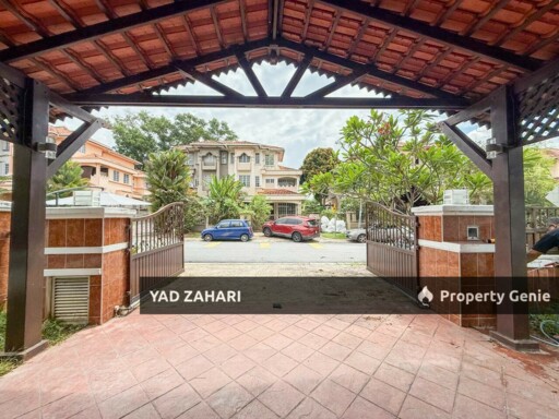 D'Kayangan, Seksyen 30, Shah Alam | 2.5 Storey Semi D Cluster 6 Bedrooms | RM1.39M - Fully Reno, Gated Guarded and Extended Front Side