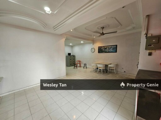 Cheng Lotus 2 Storey Terrace 5 Rooms Partly Furnish Easy Parking Access