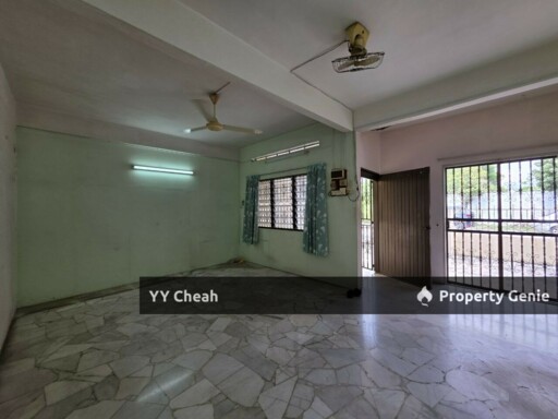 Menglembu, Ipoh Double Storey House For Sale Facing Empty Land Great Location Big Balcony