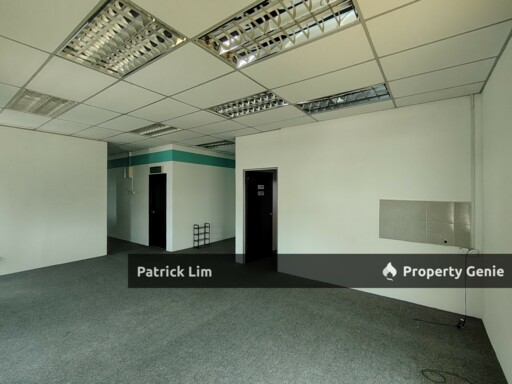 With 6 Rooms Partition, Ayer Keroh First Floor Office For Rent