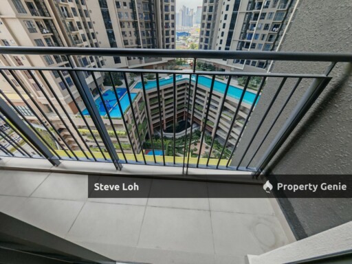 4bedroom Large Unit Next to Velocity Mall & MRT