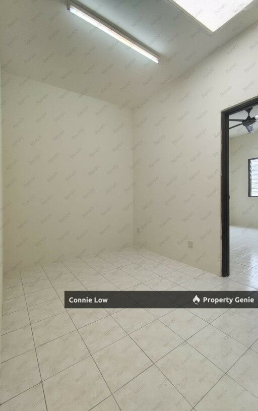 Below Market Value Guarded Pengkalan Tiara Lake Good Condition Double Storey Terrace House