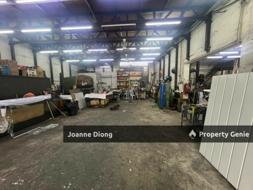 TAMING JAYA 2 Adjoining 1 and Half Storey Factory