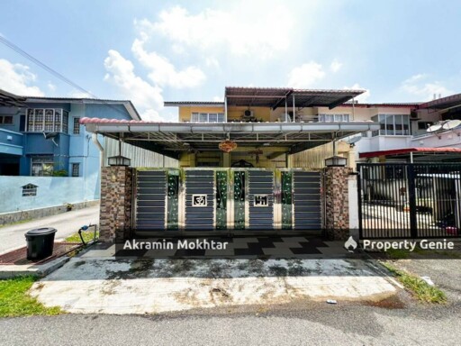 Freehold, End Lot & Renovated | Double Storey Terrace in Taman Bukit Semenyih