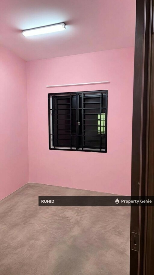 Low Medium Cost Flat For Sale at Taman Tampoi Utama, Johor Bahru | 710 sqft | 3 Bedrooms | Non Bumi