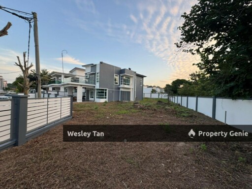 2 Storey Bungalow Corner 9,500sqft Fully Renovated & Furnished 24/7 Gated & Guarded