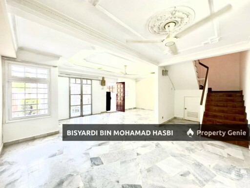 RENOVATED & FRESHLY PAINTED, Double Storey USJ 9 Subang Jaya .