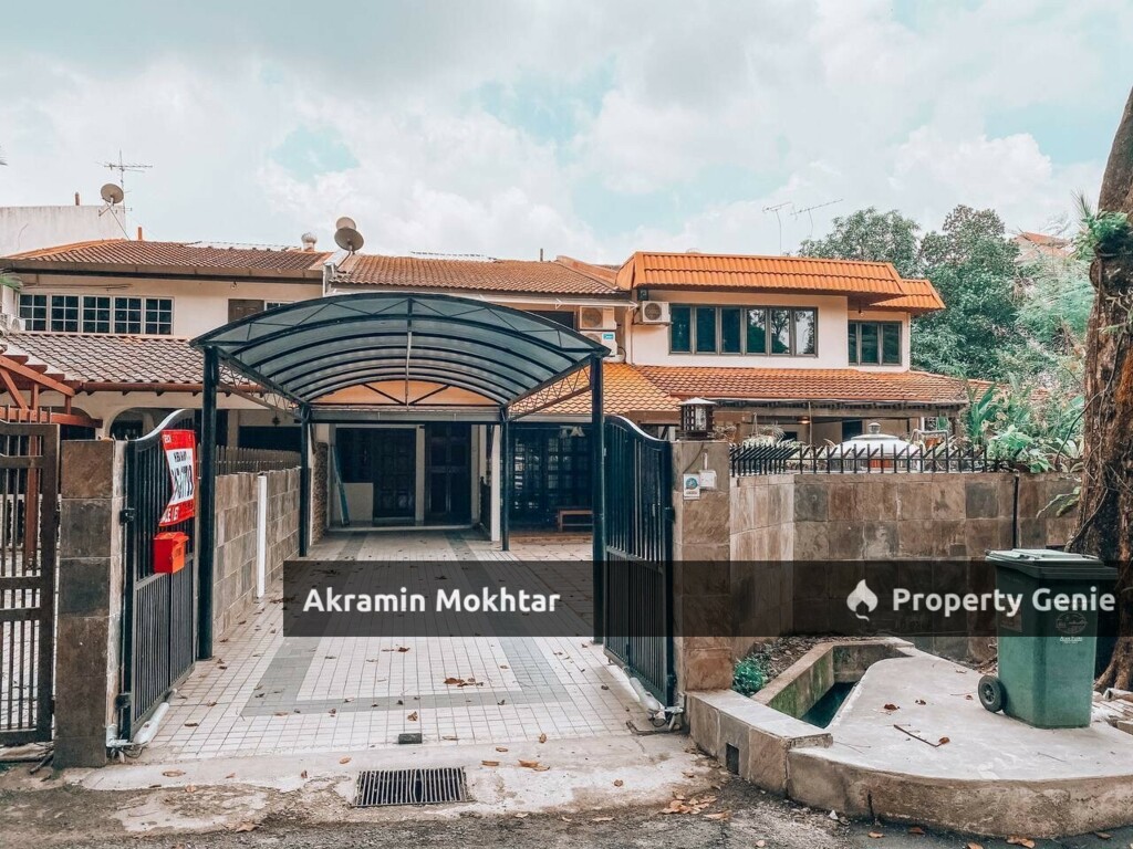 2 STOREY SUPERLINK RENOVATED PARTLY FURNISHED WITH LONG FRONTAGE FOR SALE AT TAMAN BUKIT DESA JALAN KLANG LAMA