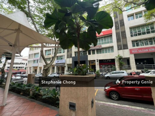 Emerald Plaza North Shop